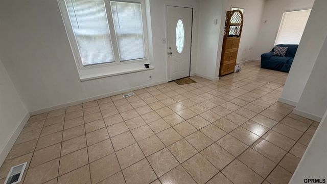 4735 S 17 Street, Omaha, NE 68107