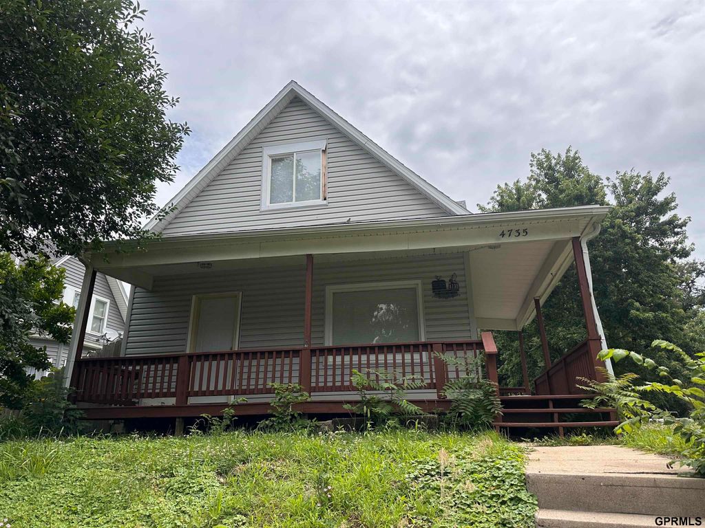 4735 S 17 Street, Omaha, NE 68107