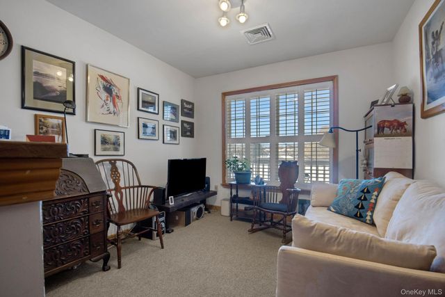 22 Rosemary Way, Rhinebeck, NY 12572