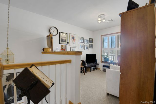 22 Rosemary Way, Rhinebeck, NY 12572