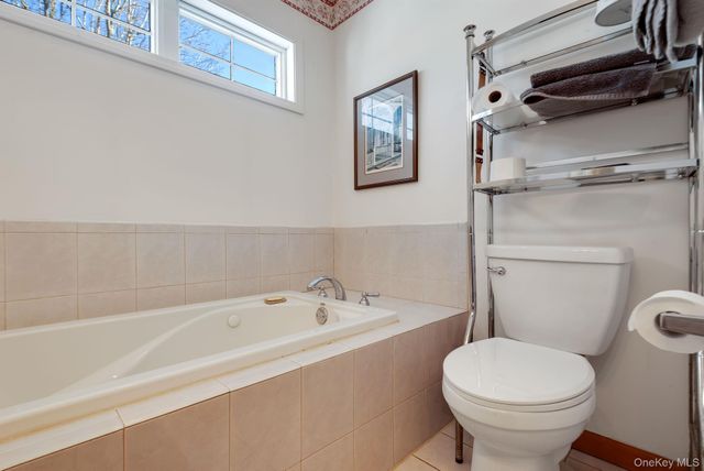 22 Rosemary Way, Rhinebeck, NY 12572