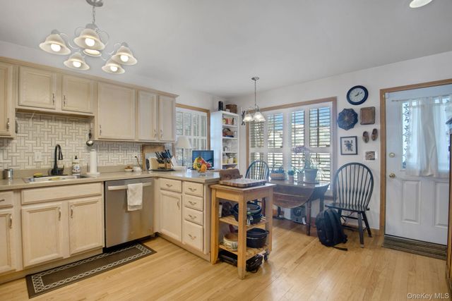 22 Rosemary Way, Rhinebeck, NY 12572