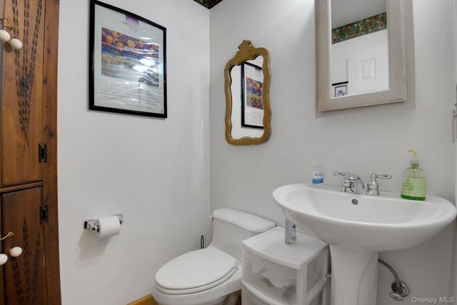 22 Rosemary Way, Rhinebeck, NY 12572