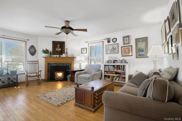 22 Rosemary Way, Rhinebeck, NY 12572