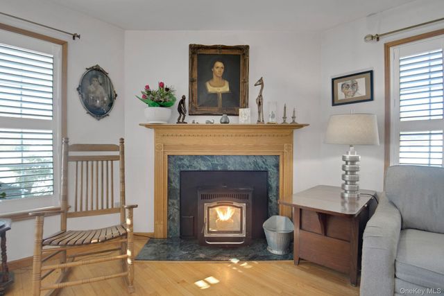 22 Rosemary Way, Rhinebeck, NY 12572