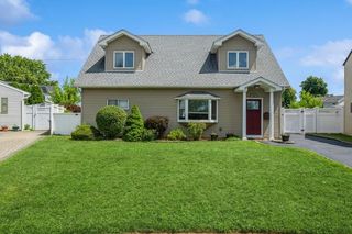15 Budd Court, Bethpage, NY 11714