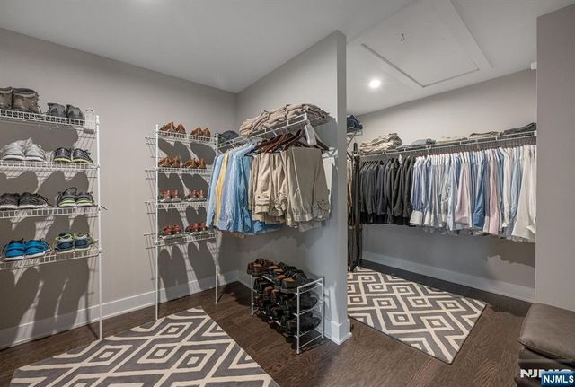 3 Cinnamon Drive, Upper Saddle River, NJ 07458