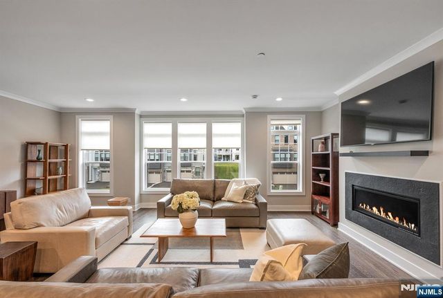 3 Cinnamon Drive, Upper Saddle River, NJ 07458