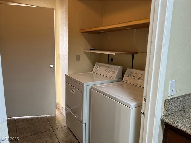 2611 Aracatuba Avenue, Las Vegas, NV 89121