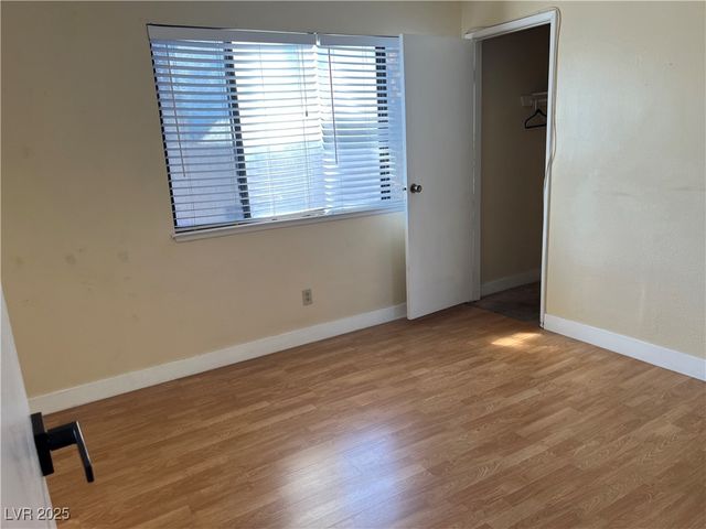 2611 Aracatuba Avenue, Las Vegas, NV 89121