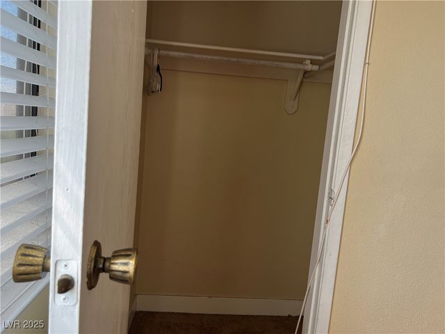 2611 Aracatuba Avenue, Las Vegas, NV 89121