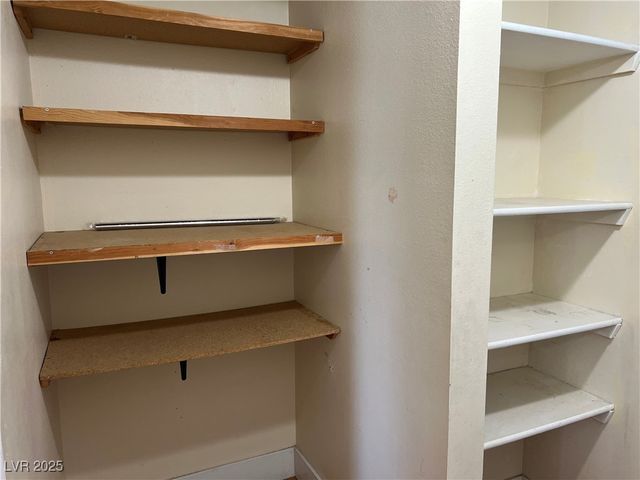 2611 Aracatuba Avenue, Las Vegas, NV 89121