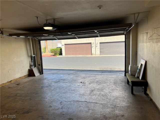 2611 Aracatuba Avenue, Las Vegas, NV 89121