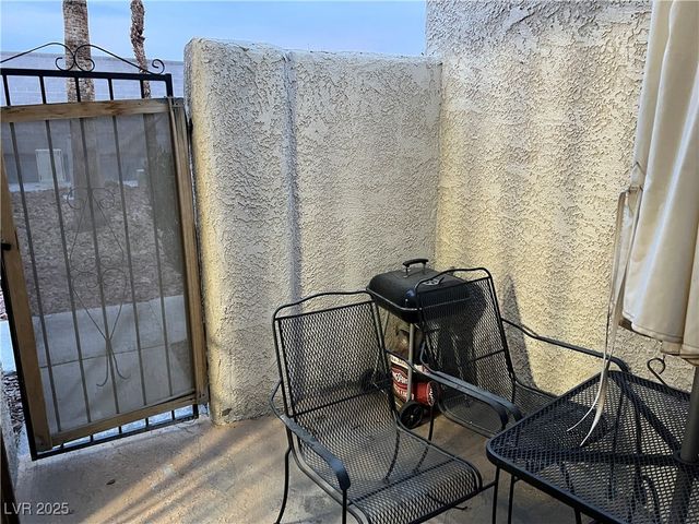 2611 Aracatuba Avenue, Las Vegas, NV 89121