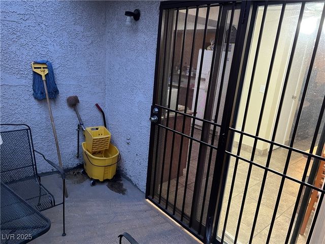 2611 Aracatuba Avenue, Las Vegas, NV 89121