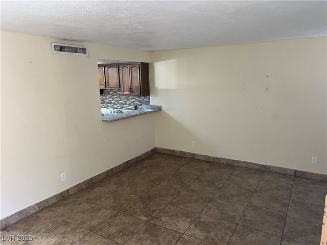 2611 Aracatuba Avenue, Las Vegas, NV 89121
