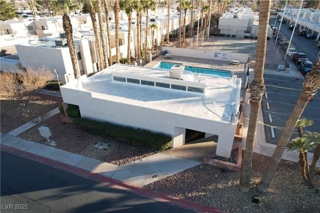 2611 Aracatuba Avenue, Las Vegas, NV 89121