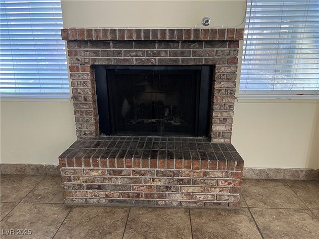 2611 Aracatuba Avenue, Las Vegas, NV 89121