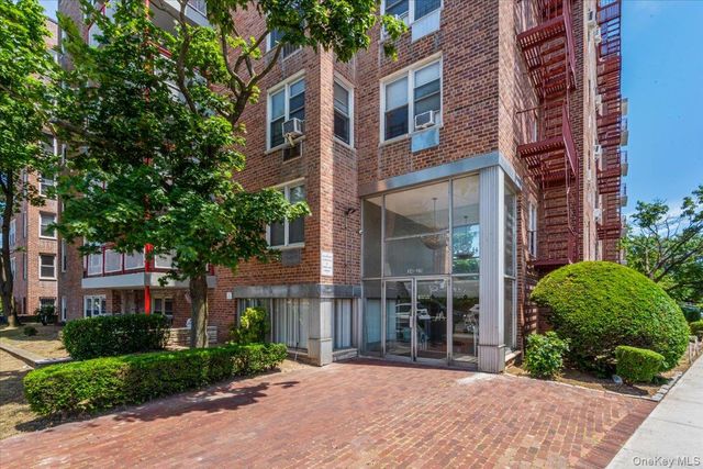 3425 150th Pl 1B, Flushing, NY 11354