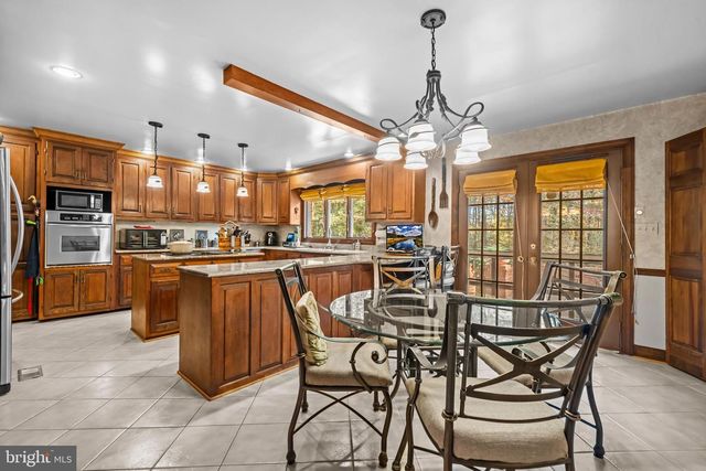 32 CARRIAGE HILL LN, Fredericksburg, VA 22407