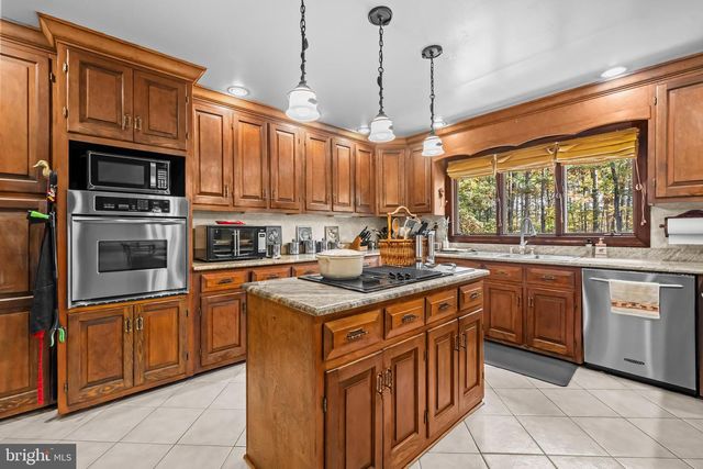 32 CARRIAGE HILL LN, Fredericksburg, VA 22407