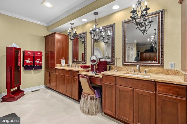 32 CARRIAGE HILL LN, Fredericksburg, VA 22407