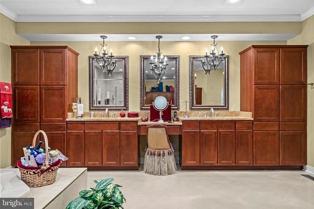 32 CARRIAGE HILL LN, Fredericksburg, VA 22407