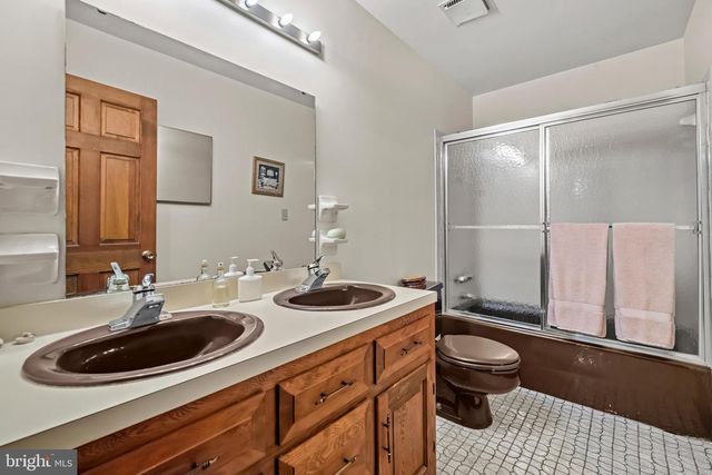 32 CARRIAGE HILL LN, Fredericksburg, VA 22407