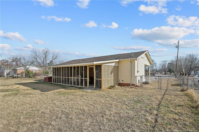 322 Lafayette Street, Saint Pauls, NC 28384