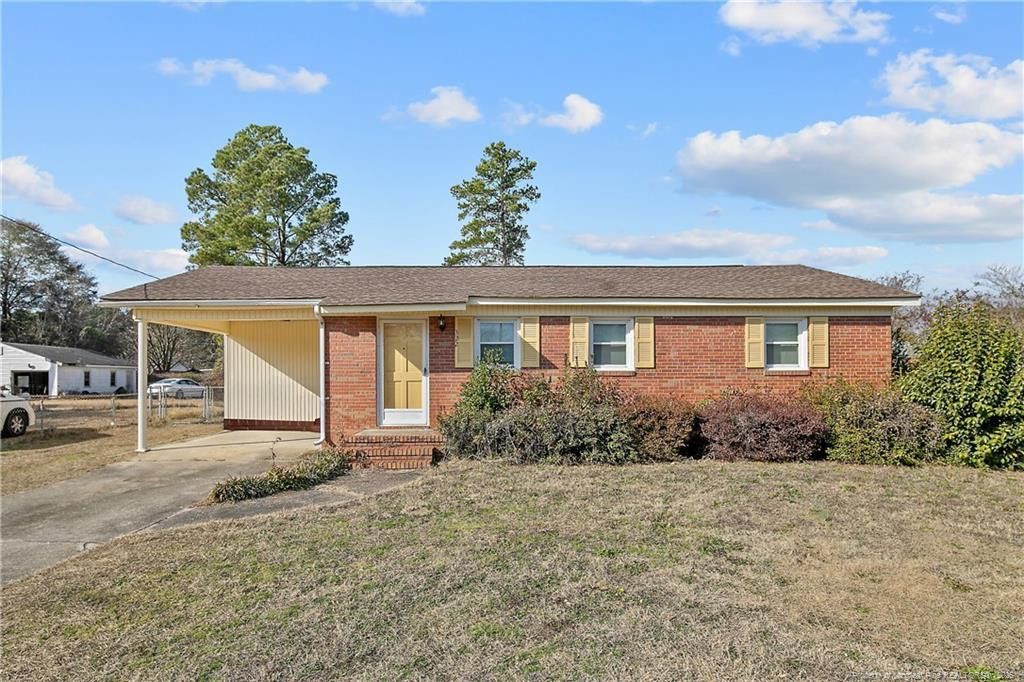 322 Lafayette Street, Saint Pauls, NC 28384