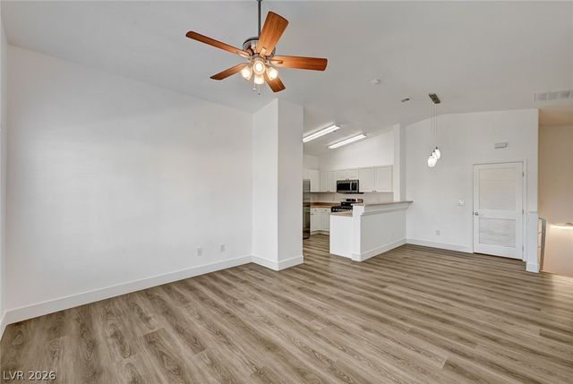 8830 Tomnitz Avenue 101, Las Vegas, NV 89178