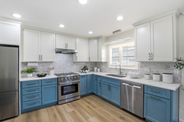 451 Oak Grove Avenue 1, Menlo Park, CA 94025