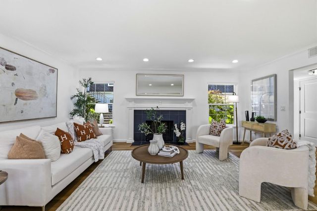 451 Oak Grove Avenue 1, Menlo Park, CA 94025