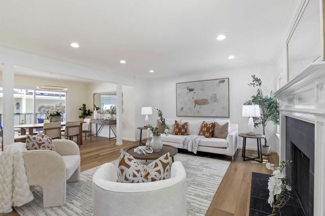 451 Oak Grove Avenue 1, Menlo Park, CA 94025