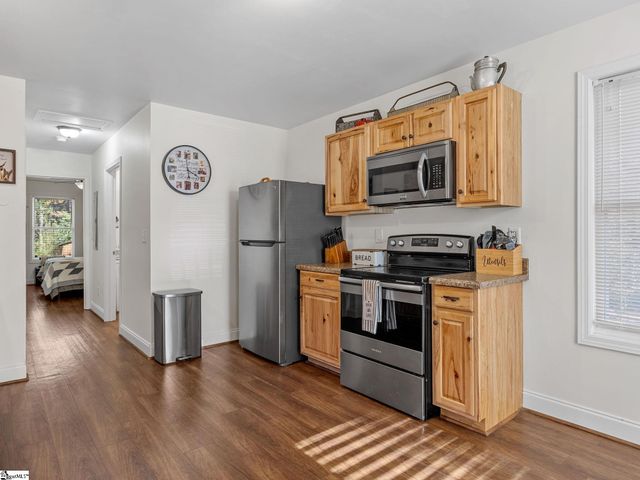 131 Mcginnis Road, Cowpens, SC 29330