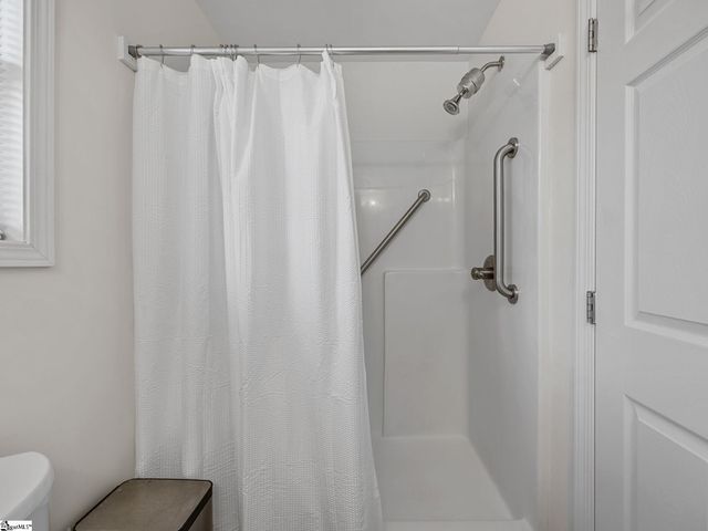 131 Mcginnis Road, Cowpens, SC 29330