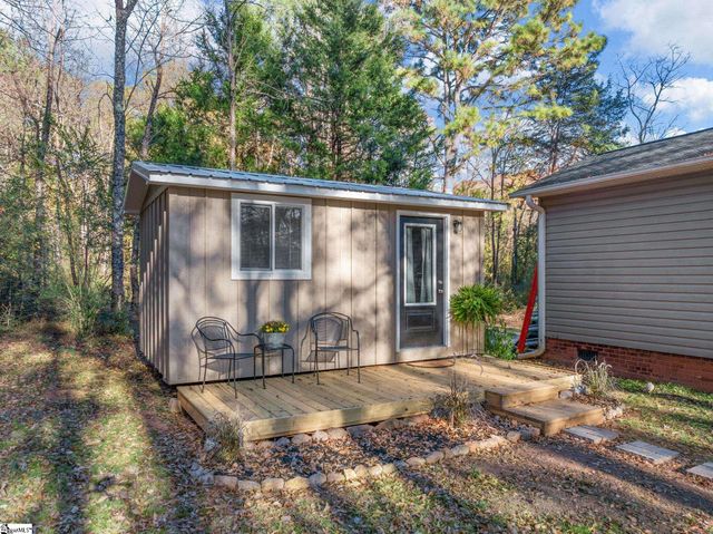 131 Mcginnis Road, Cowpens, SC 29330