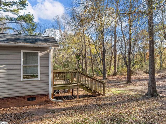 131 Mcginnis Road, Cowpens, SC 29330