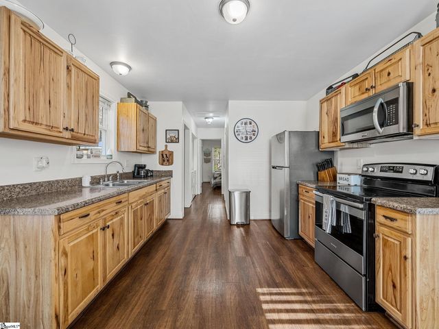 131 Mcginnis Road, Cowpens, SC 29330