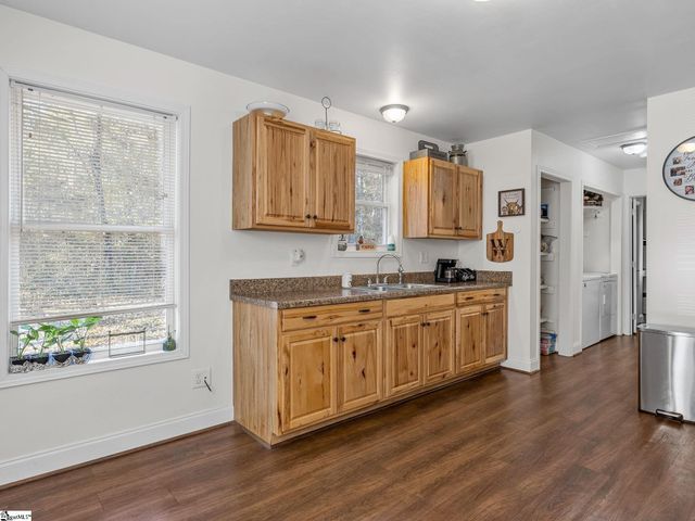 131 Mcginnis Road, Cowpens, SC 29330