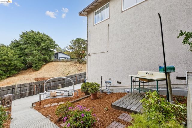 1131 Mitchell Way, El Sobrante, CA 94803