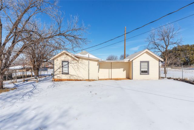 1902 Bristol Drive, Sweetwater, TX 79556