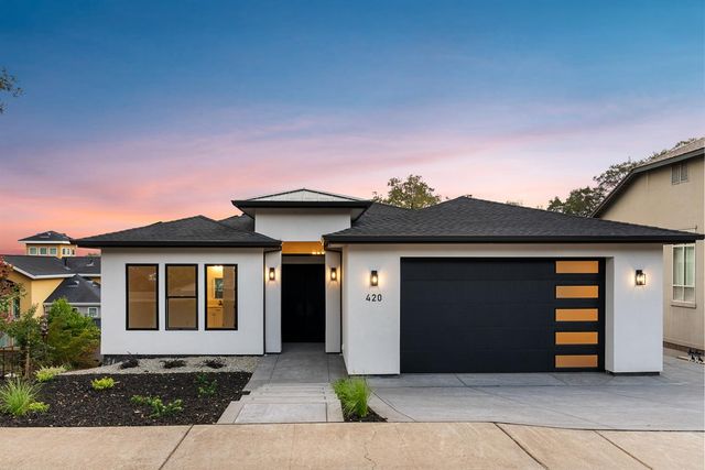 420 Miles Ct, Auburn, CA 95603