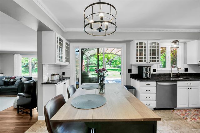 3394 Edmunton Drive, Rochester Hills, MI 48306