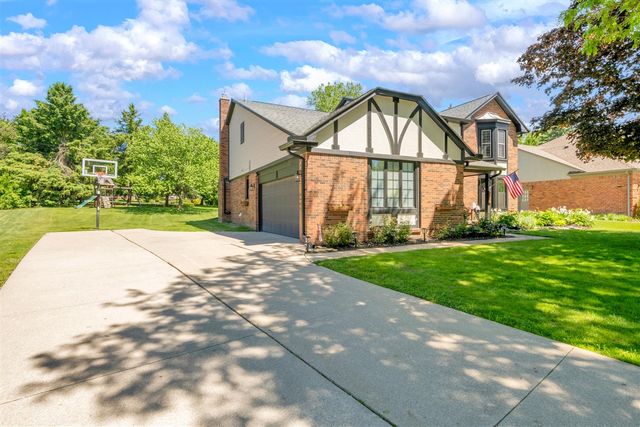 3394 Edmunton Drive, Rochester Hills, MI 48306