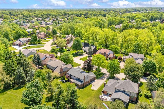 3394 Edmunton Drive, Rochester Hills, MI 48306