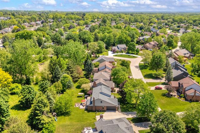 3394 Edmunton Drive, Rochester Hills, MI 48306