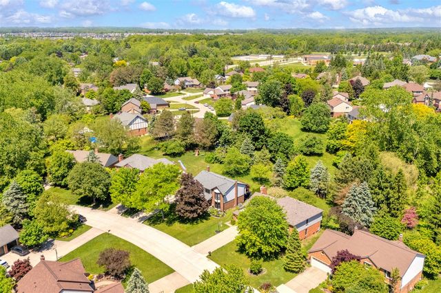 3394 Edmunton Drive, Rochester Hills, MI 48306