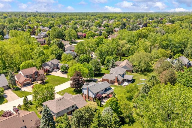 3394 Edmunton Drive, Rochester Hills, MI 48306