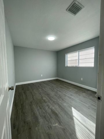 110 SE 7th Street 4, Hallandale Beach, FL 33009